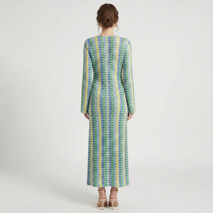 Abito lungo multicolore in maglia – Scollo a V, maniche lunghe e spacco
